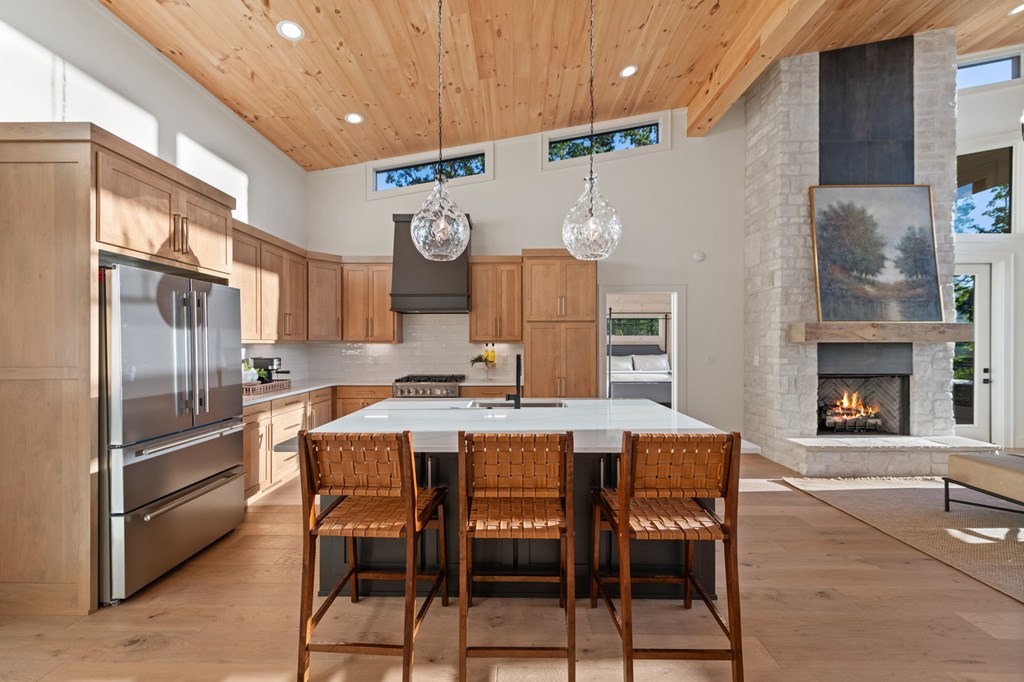 418565 Mineral Bluff Residential