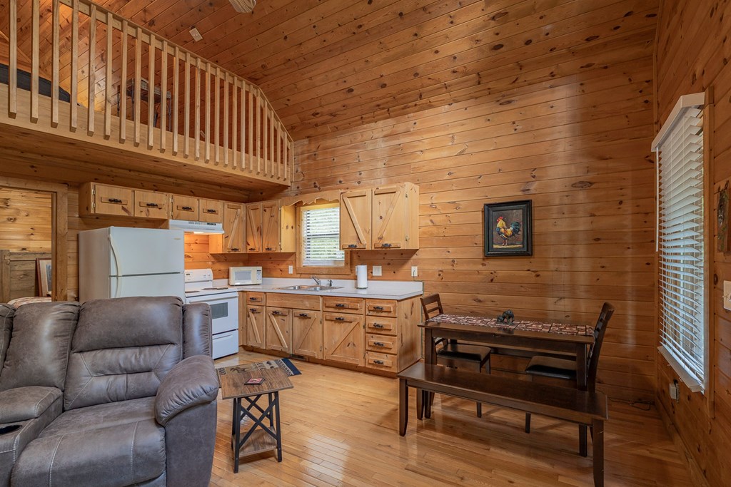418566 Young Harris Residential
