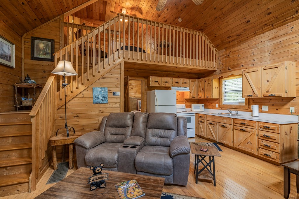 418566 Young Harris Residential