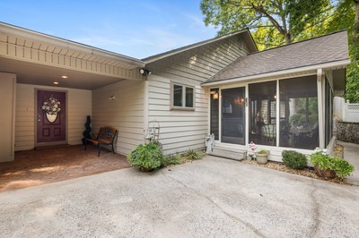 418572 Young Harris Residential