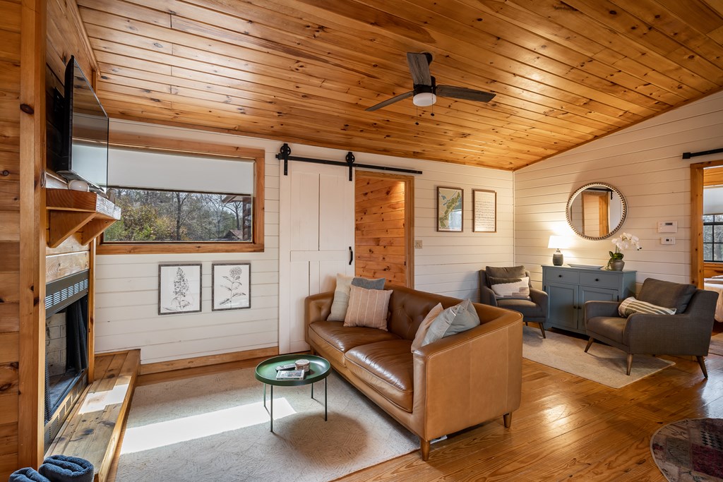 418586 Mineral Bluff Residential
