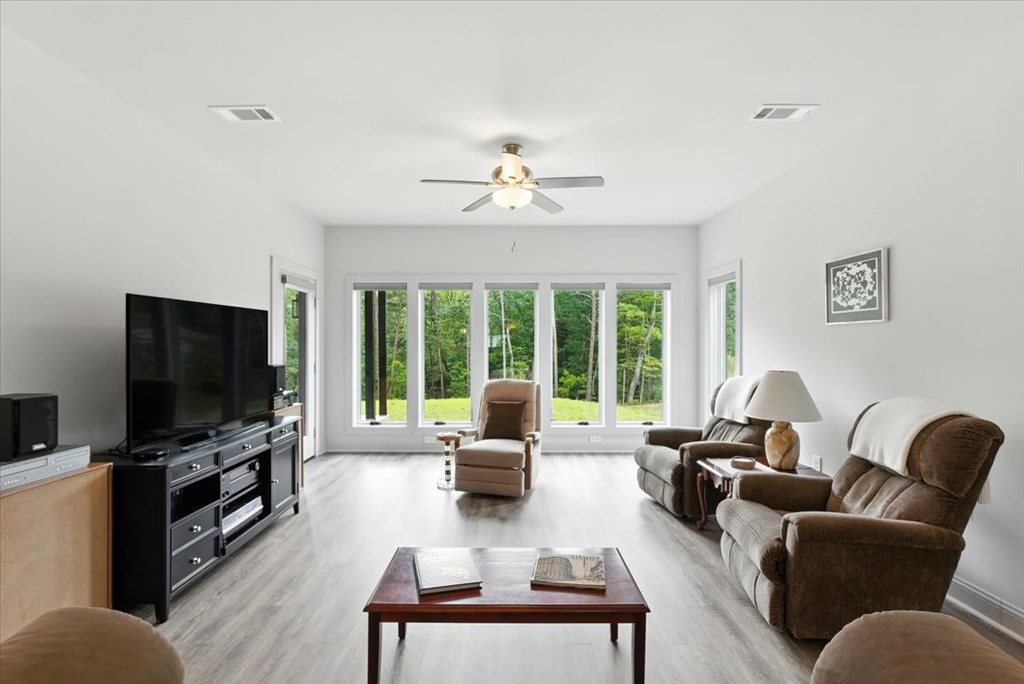 418594 Talking Rock Residential