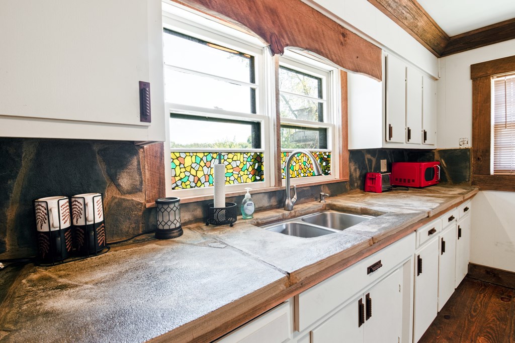 418605 Blue Ridge Residential
