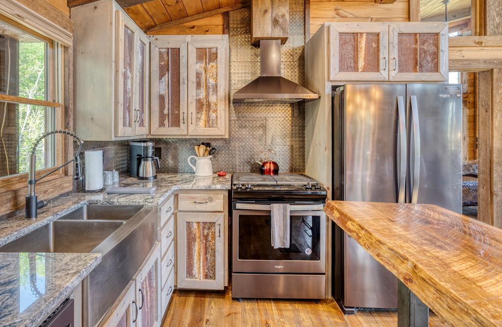 418618 Blue Ridge Residential