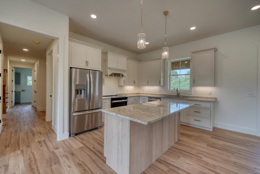 418636 Young Harris Residential