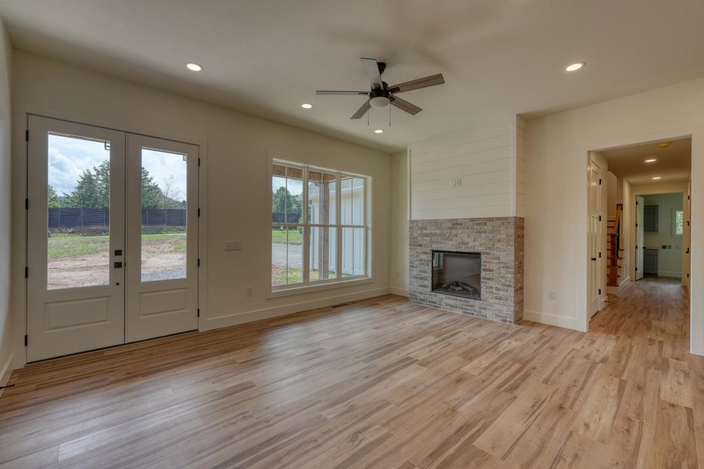 418636 Young Harris Residential