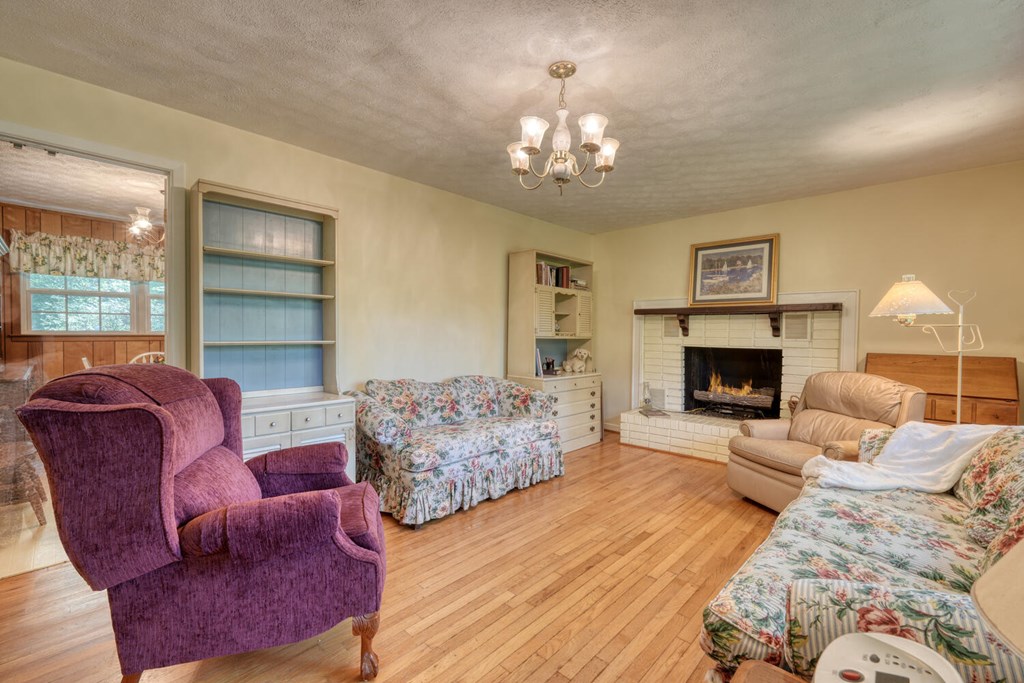 418637 Hayesville Residential