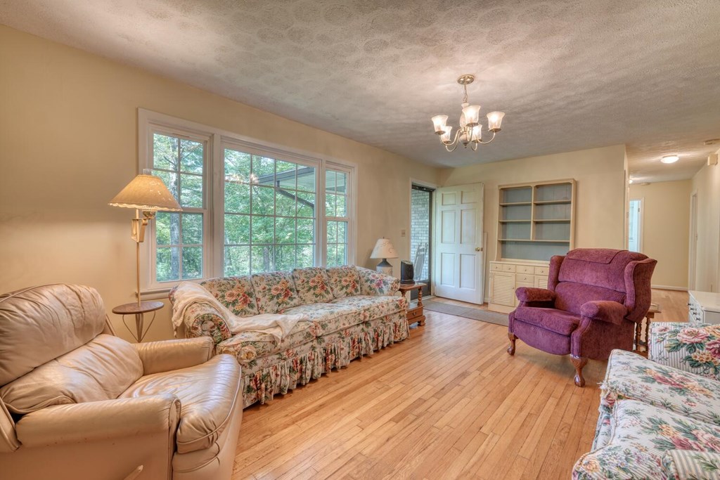 418637 Hayesville Residential