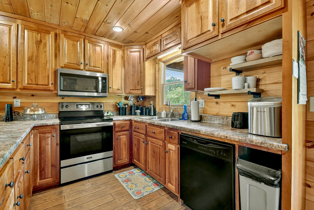 418639 Mineral Bluff Residential