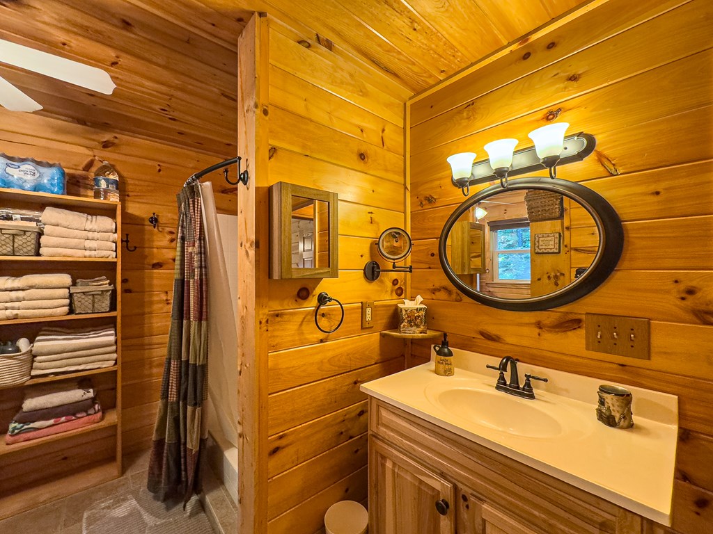 418641 Murphy Residential