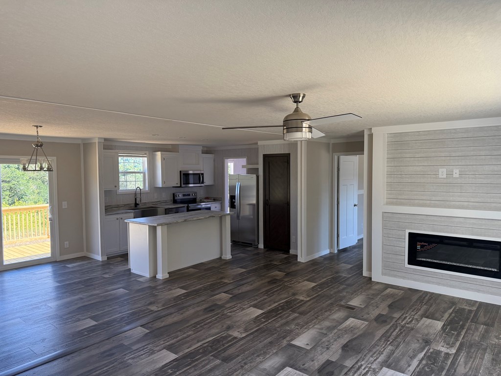 418675 Young Harris Residential