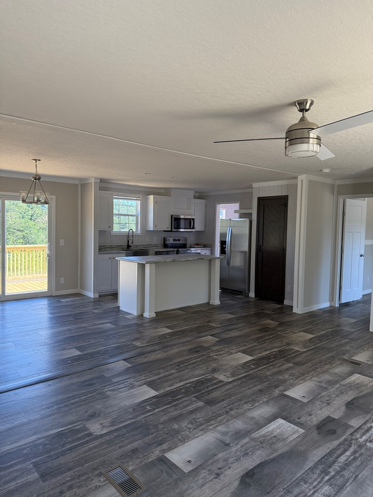 418675 Young Harris Residential
