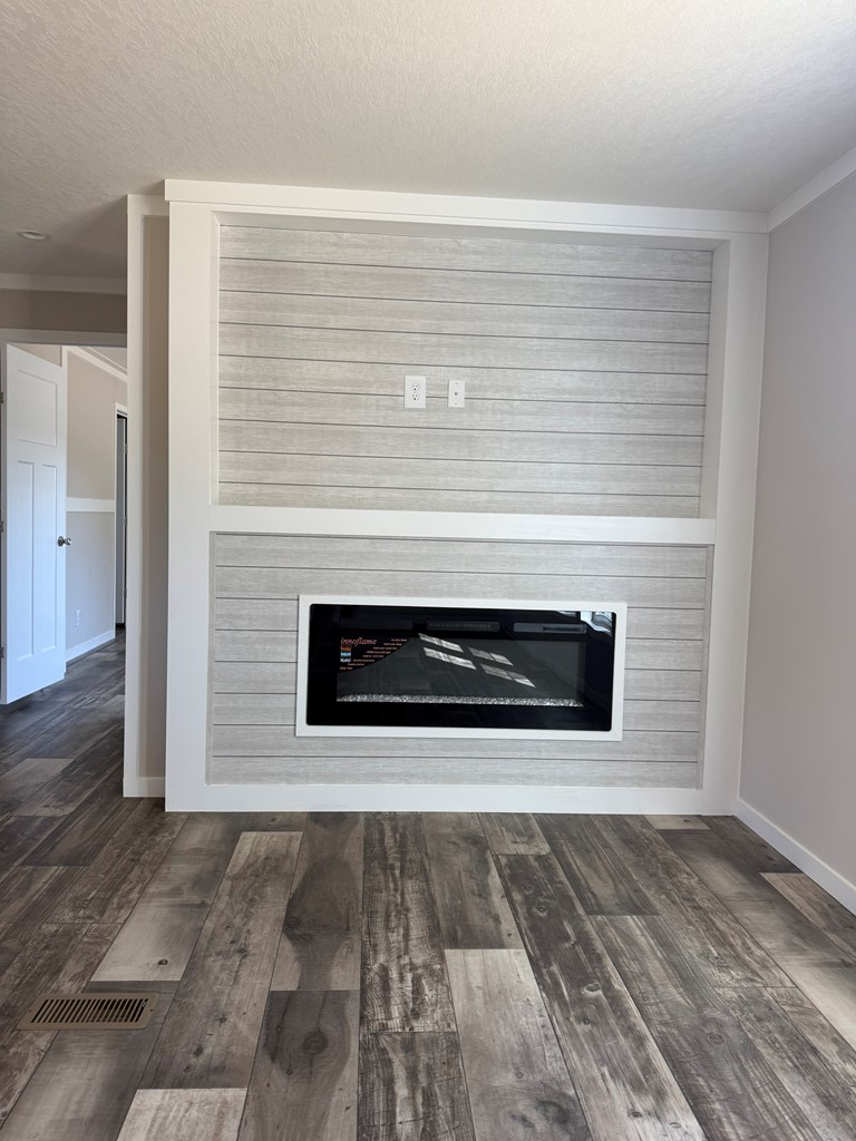 418675 Young Harris Residential