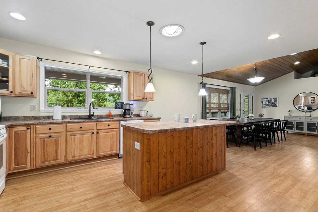 418702 Brasstown Residential