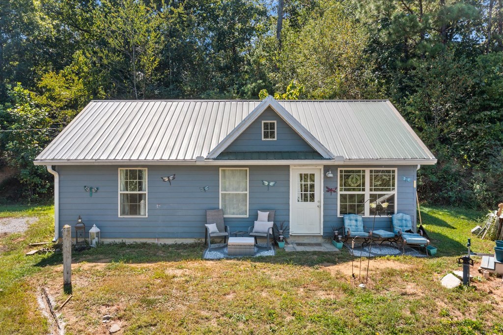418709 Chatsworth Residential