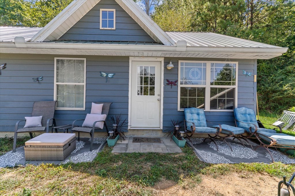 418709 Chatsworth Residential