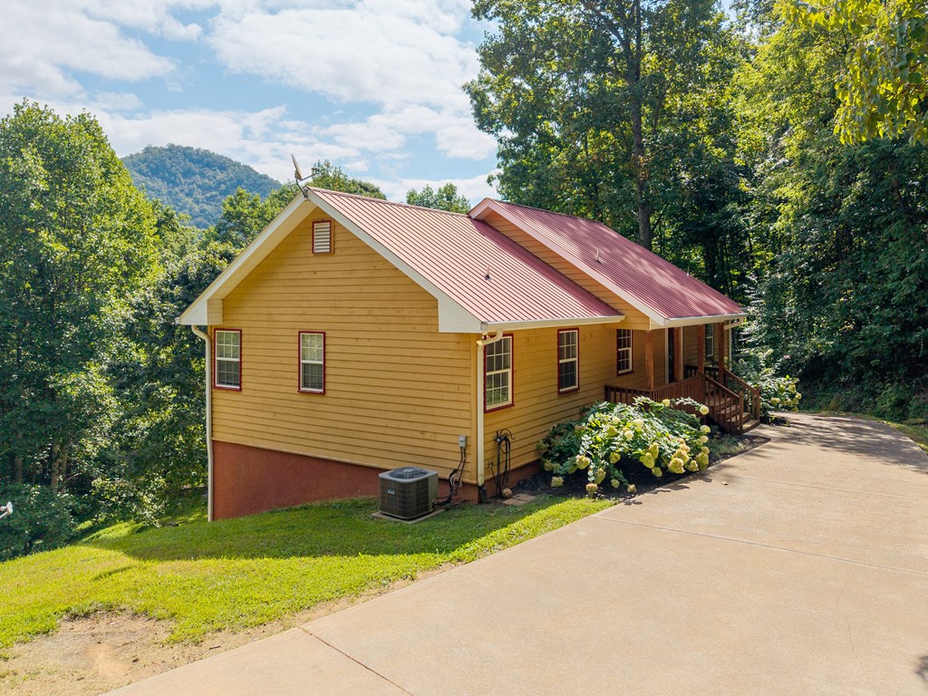 418711 Hayesville Residential