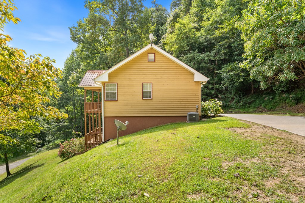 418711 Hayesville Residential