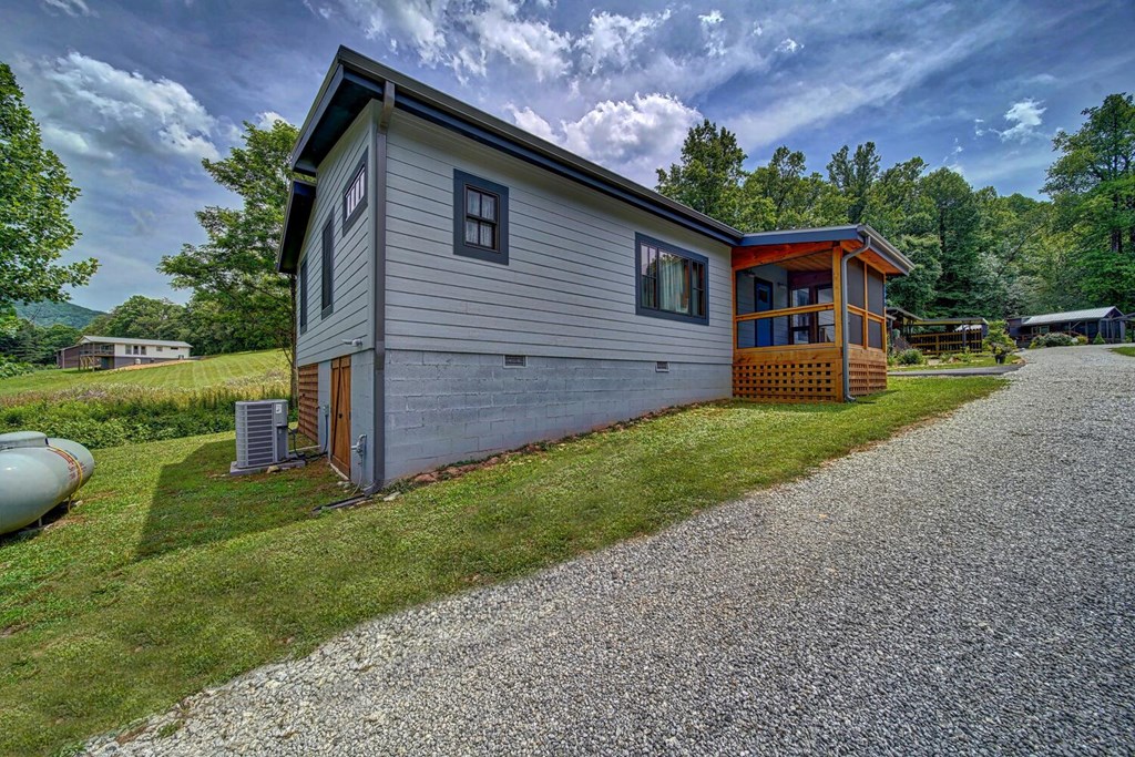 418733 Clayton Residential