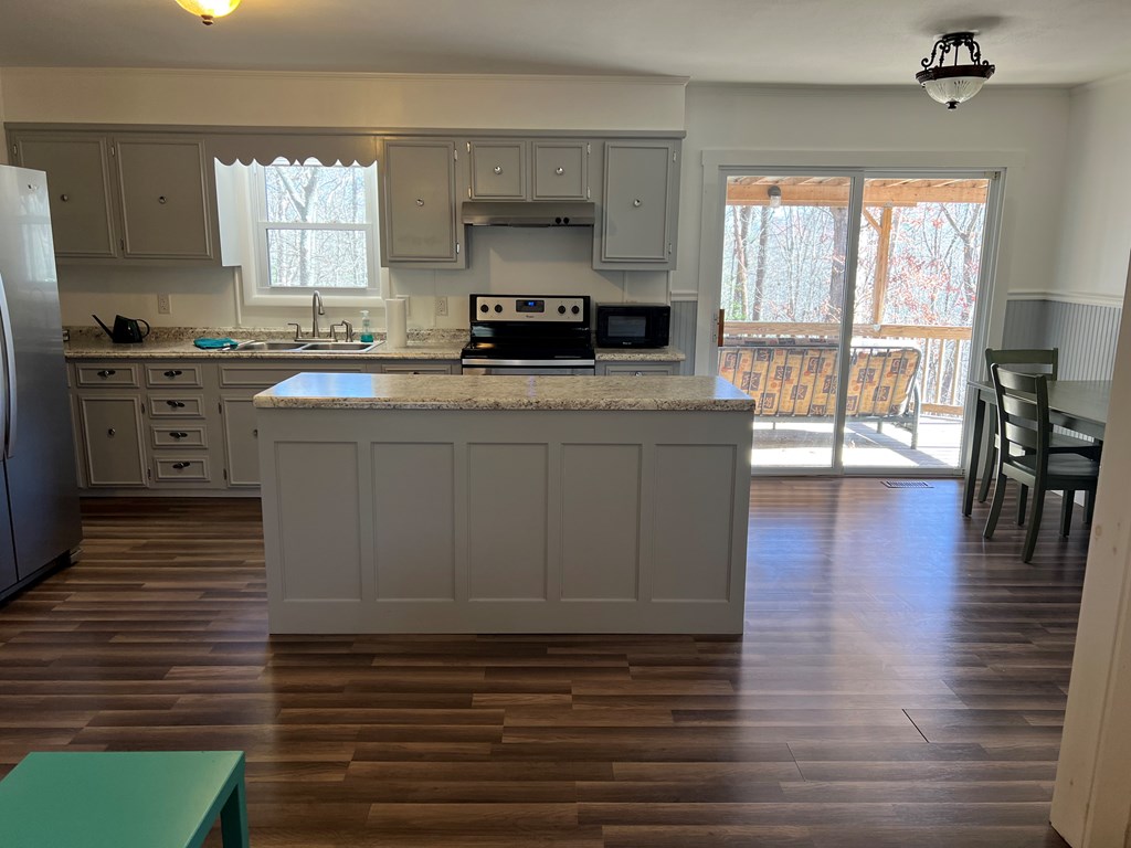 418746 Blue Ridge Residential