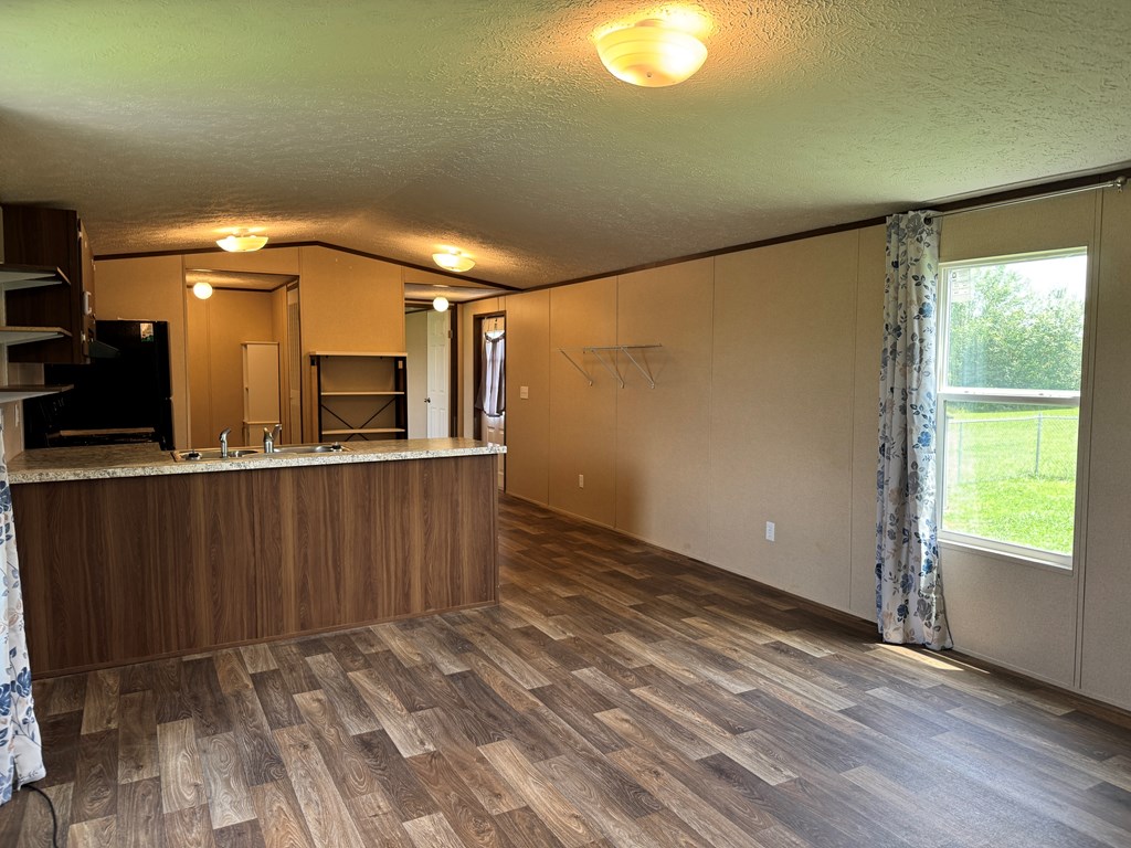 418754 Chatsworth Residential