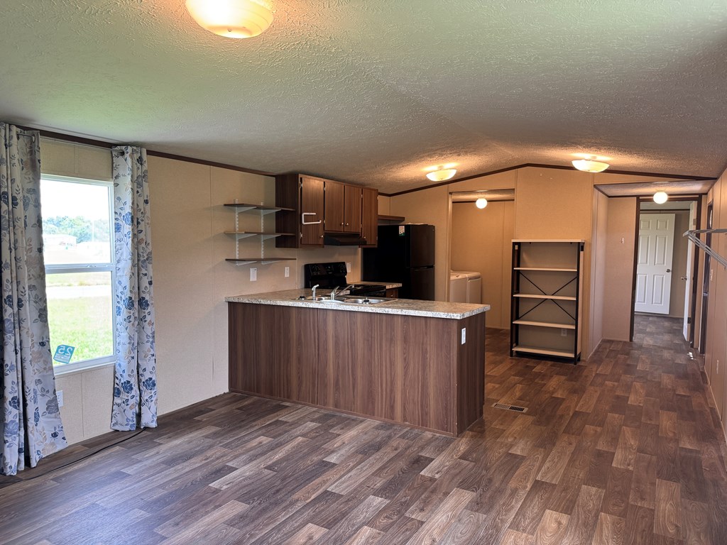 418754 Chatsworth Residential