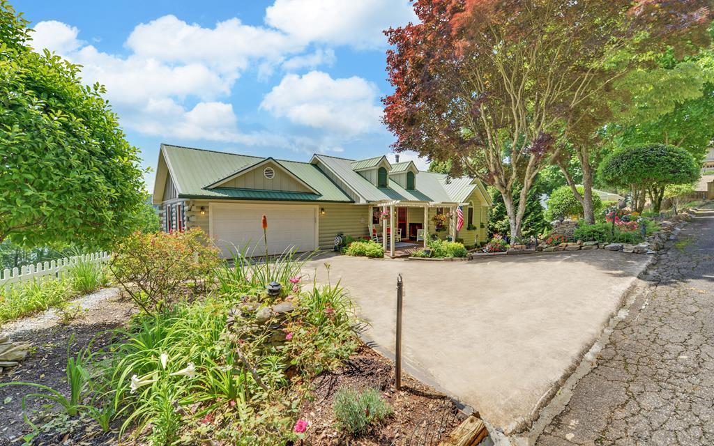 418782 Young Harris Residential