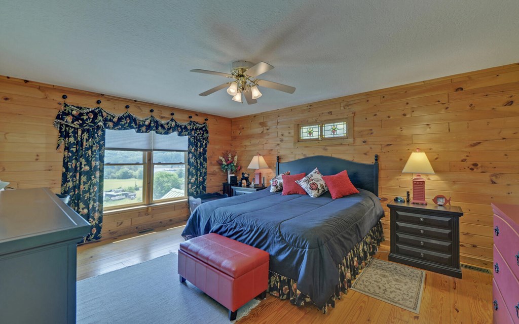 418782 Young Harris Residential