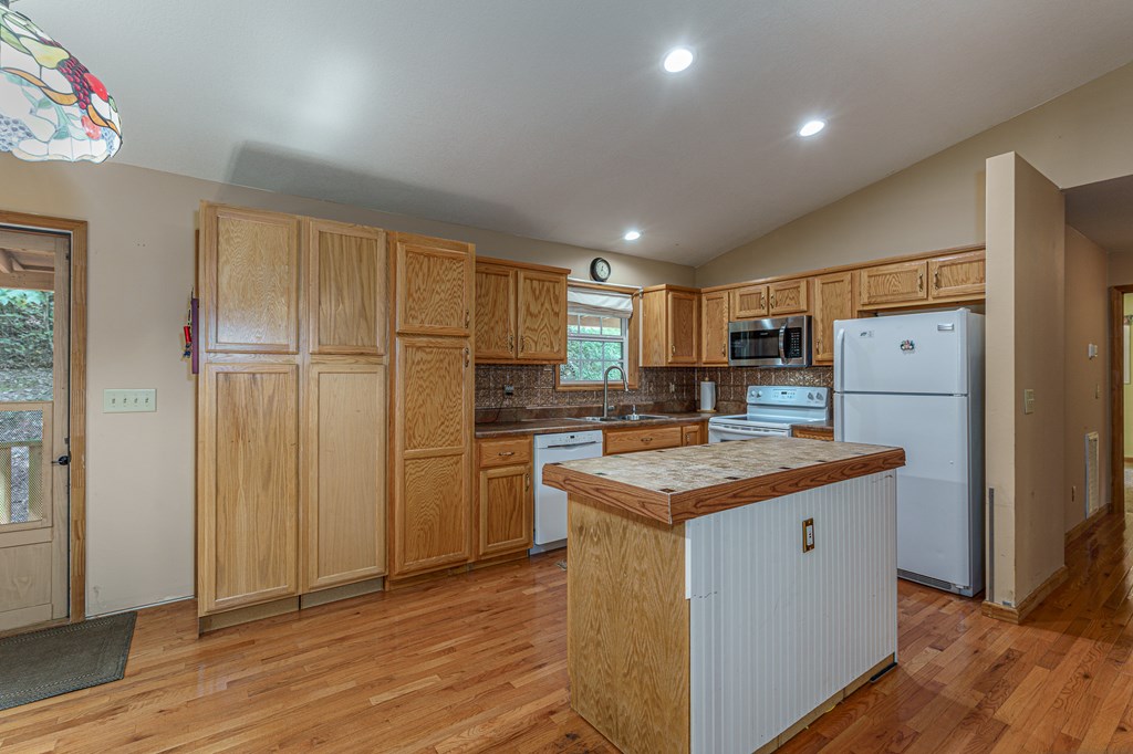 418813 Murphy Residential
