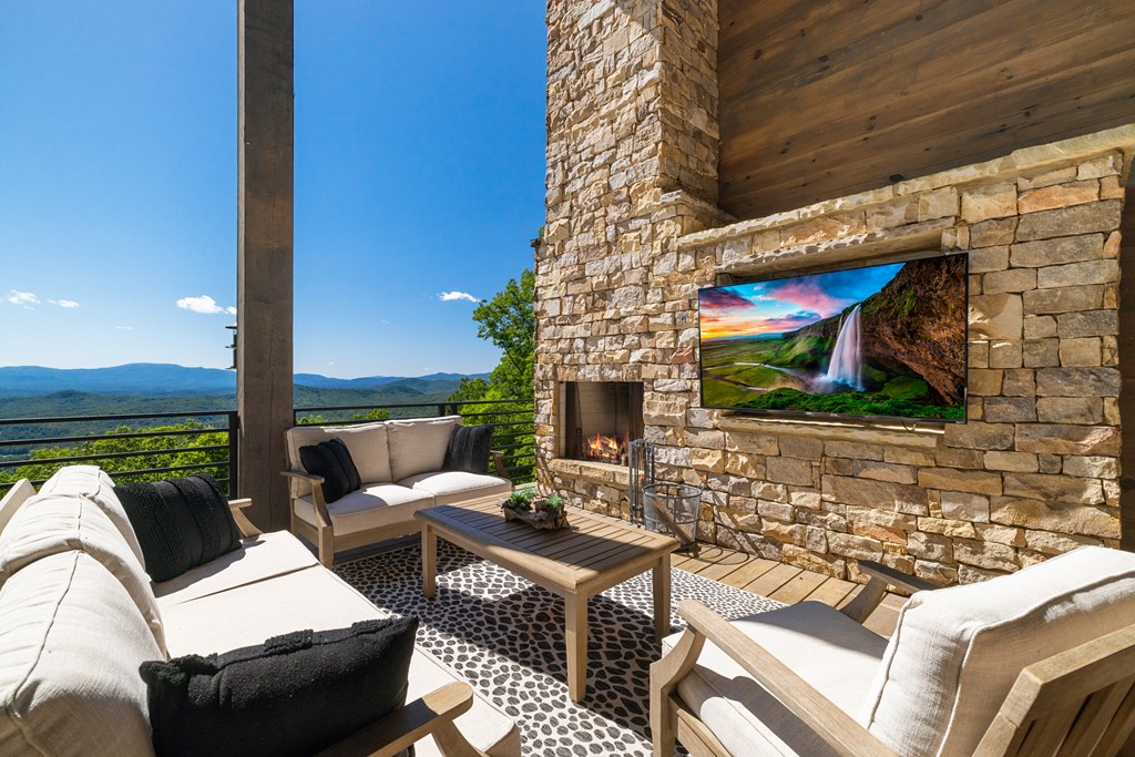 418827 Mineral Bluff Residential