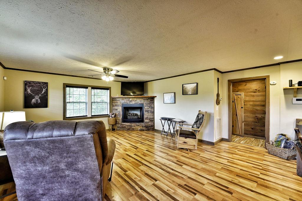 418870 Mineral Bluff Residential