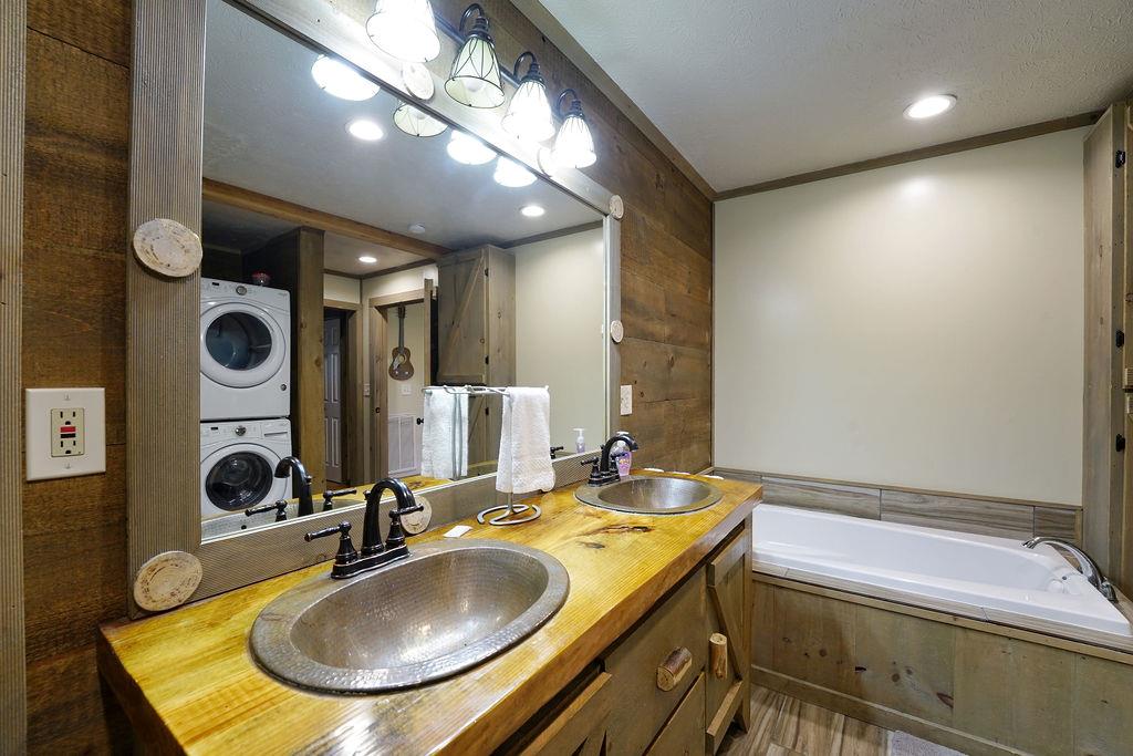 418870 Mineral Bluff Residential