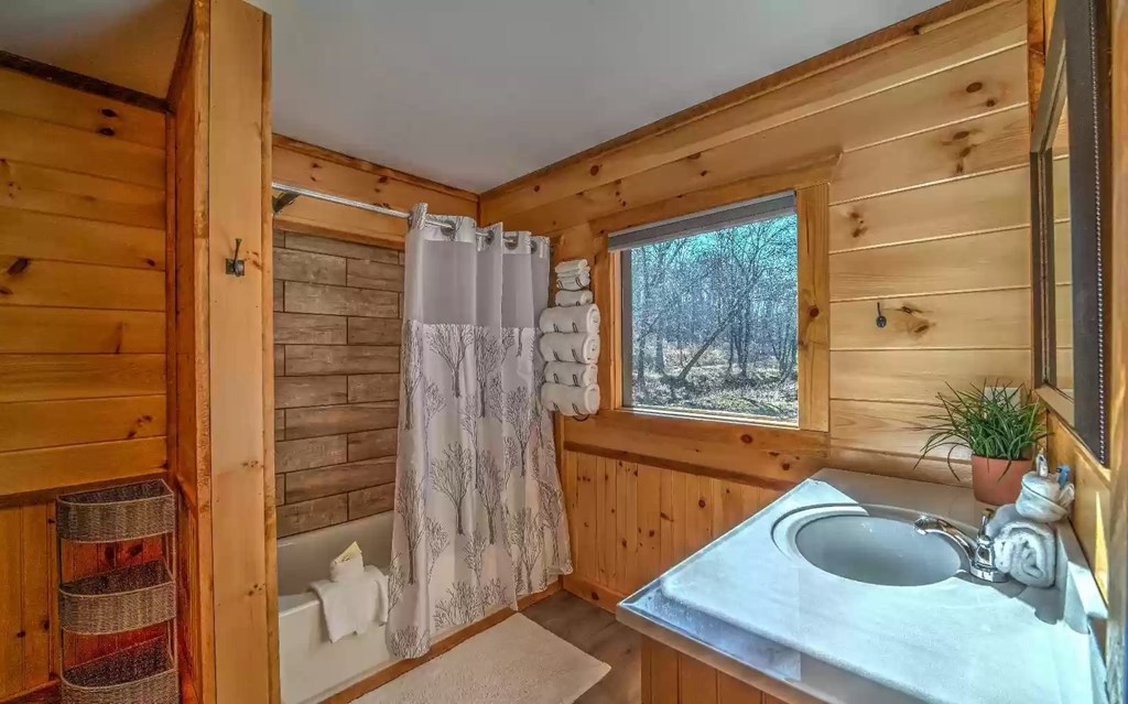 418873 Mineral Bluff Residential