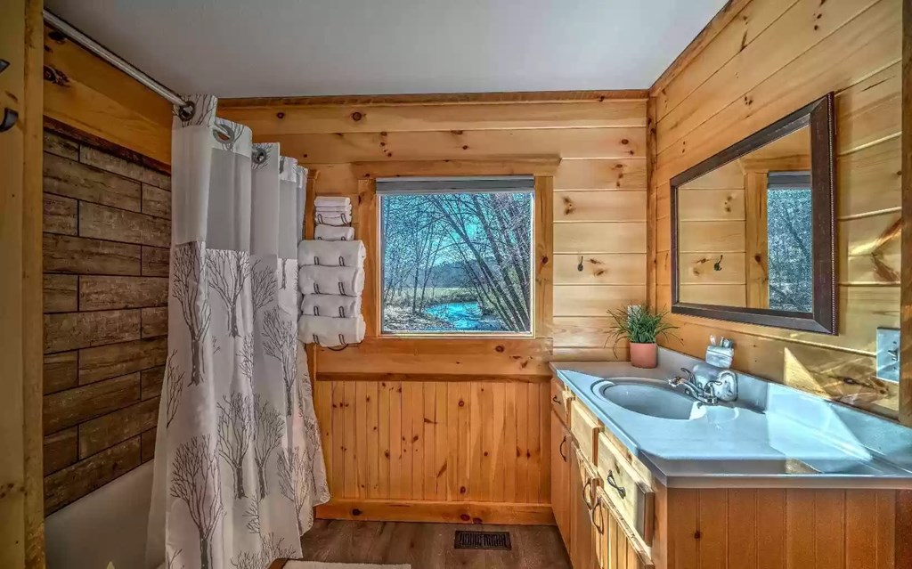 418873 Mineral Bluff Residential