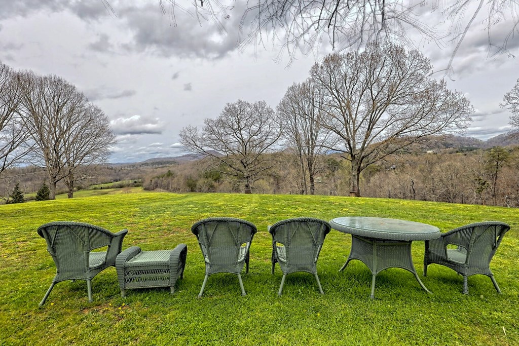 418881 Young Harris Residential