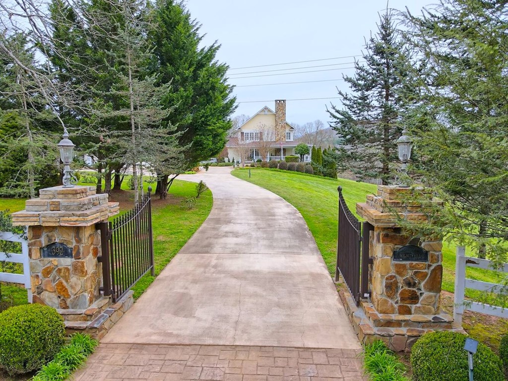 418881 Young Harris Residential