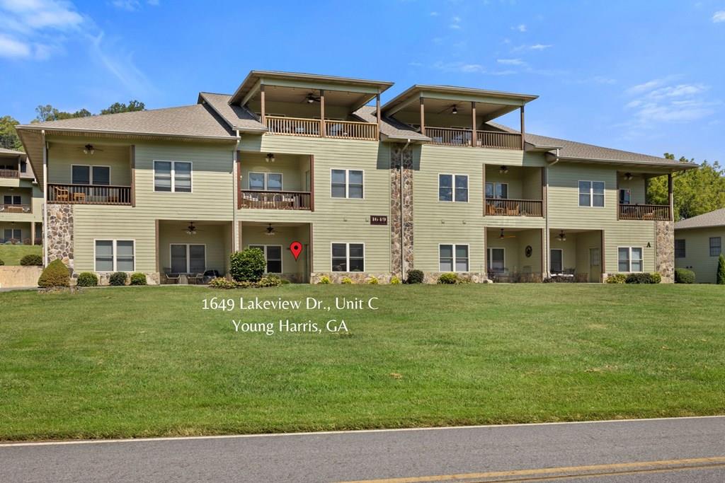 418888  Condominium