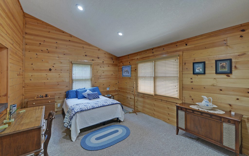 418929 Young Harris Residential