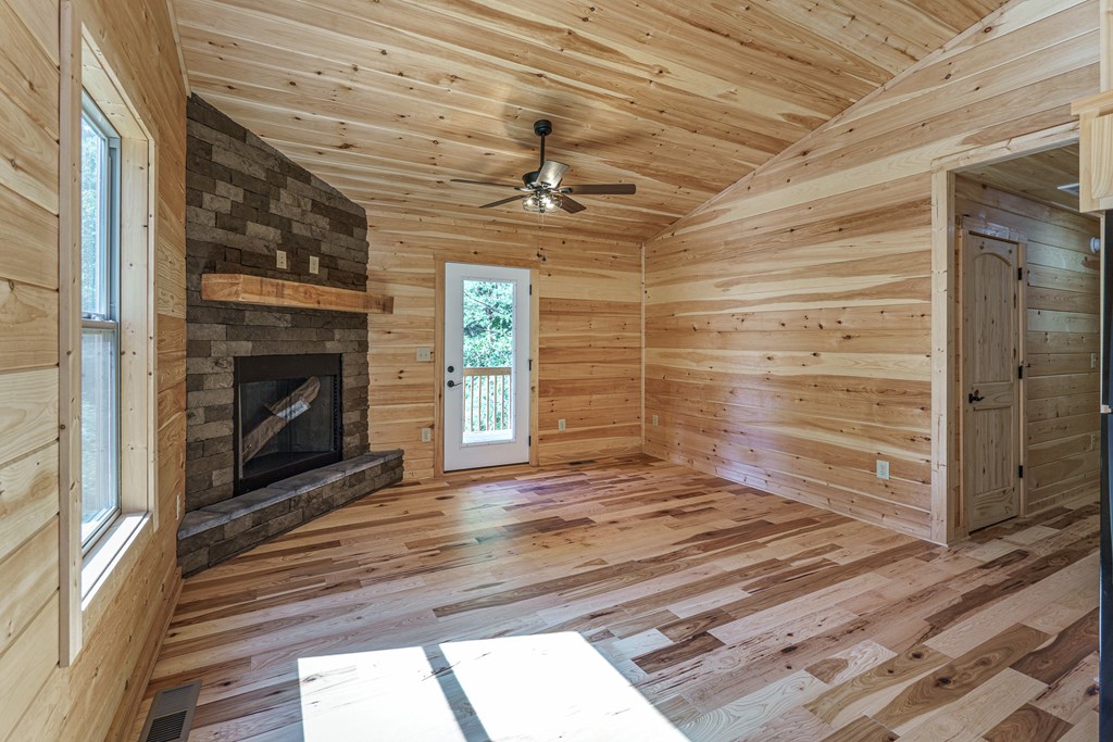 418956 Murphy Residential