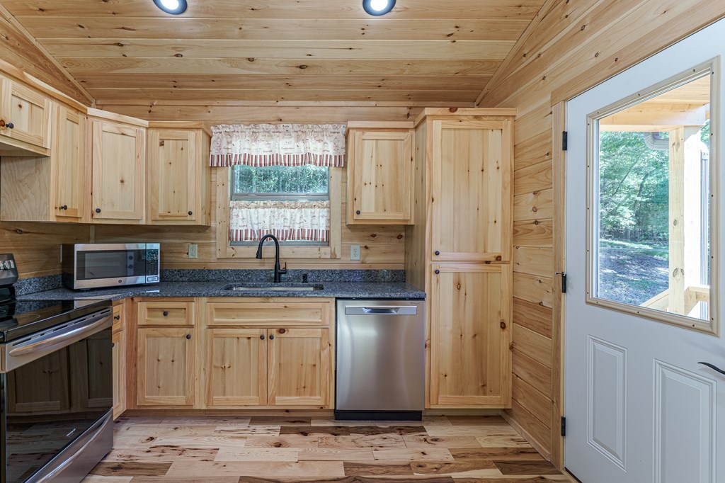 418956 Murphy Residential