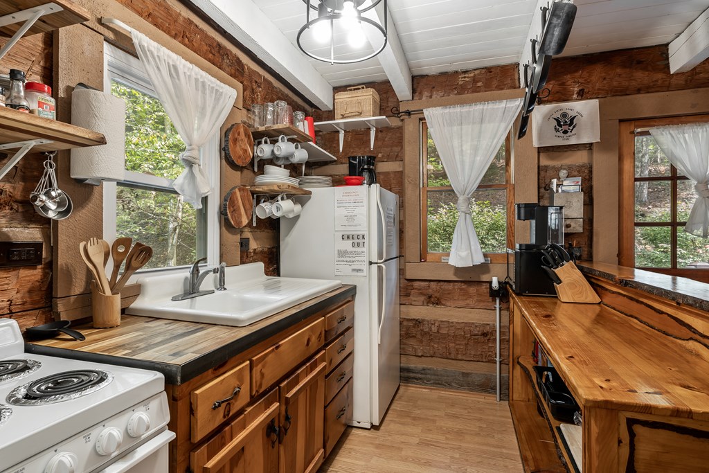 418962 Murphy Residential