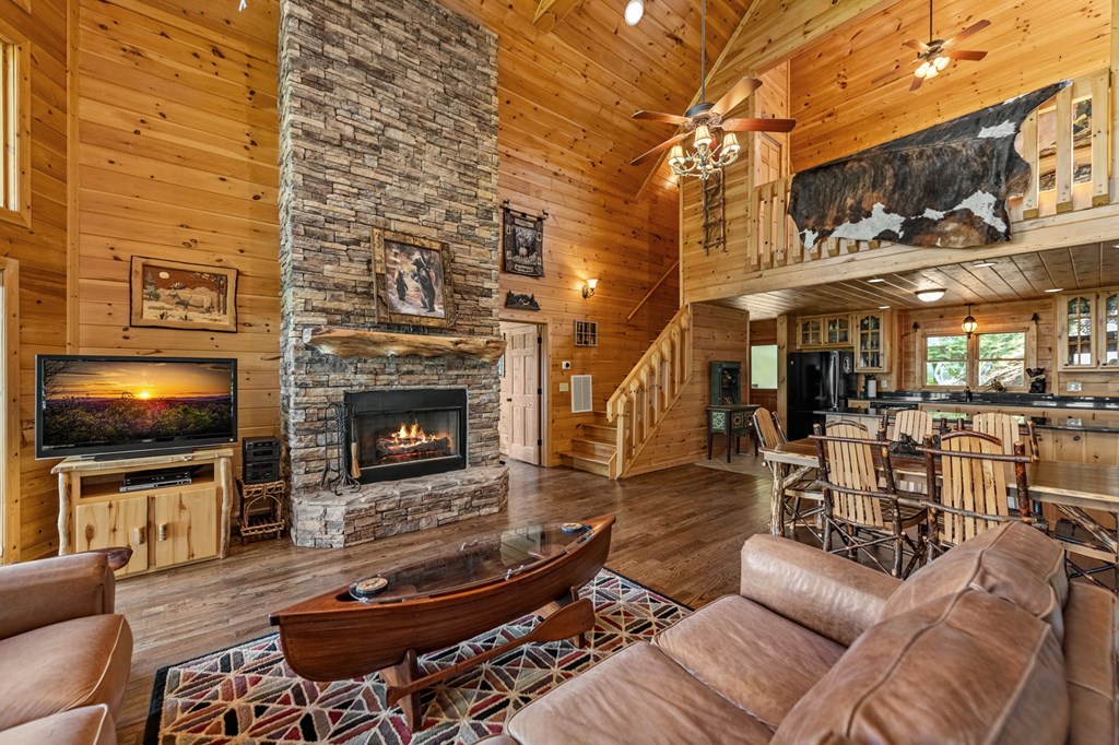418979 Mineral Bluff Residential