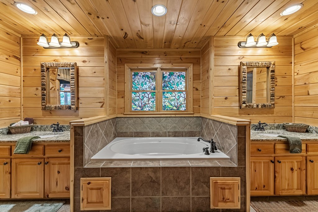 418979 Mineral Bluff Residential