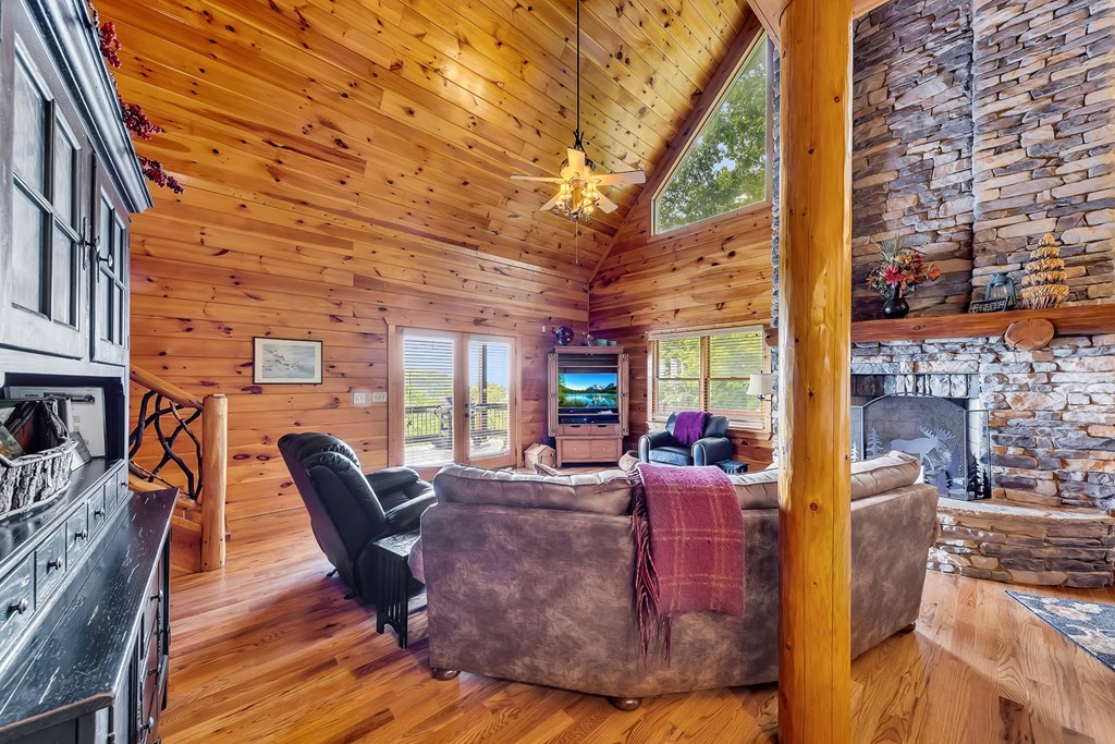419017 Mineral Bluff Residential
