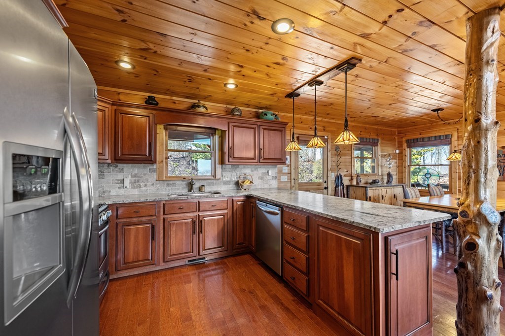 419042 Blue Ridge Residential
