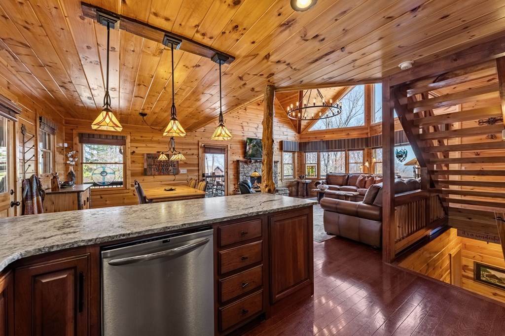 419042 Blue Ridge Residential