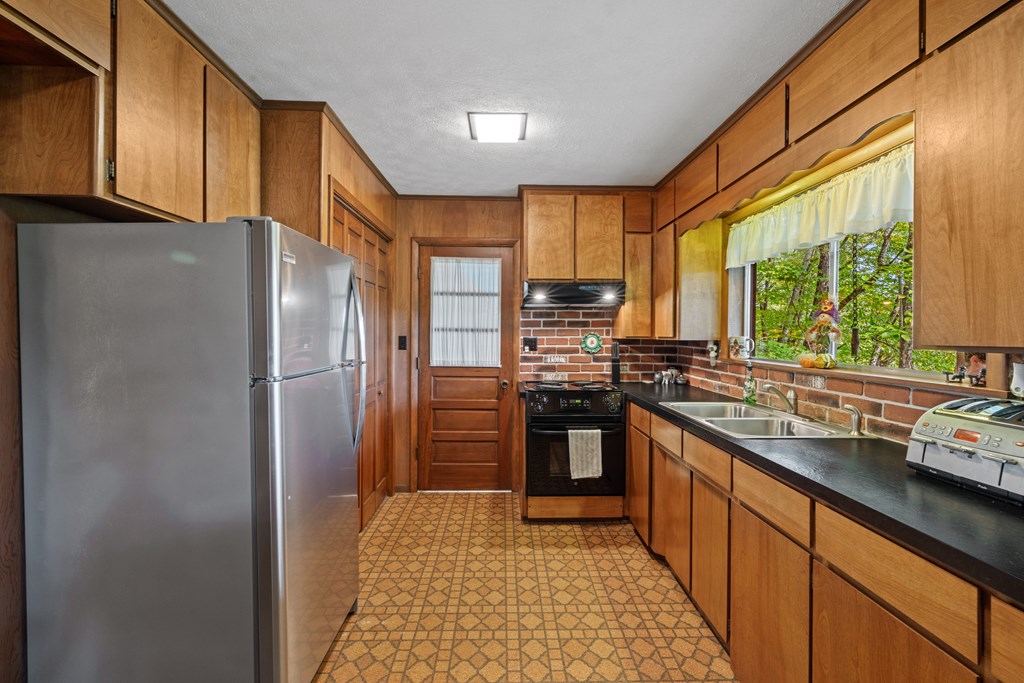 419049 Blue Ridge Residential