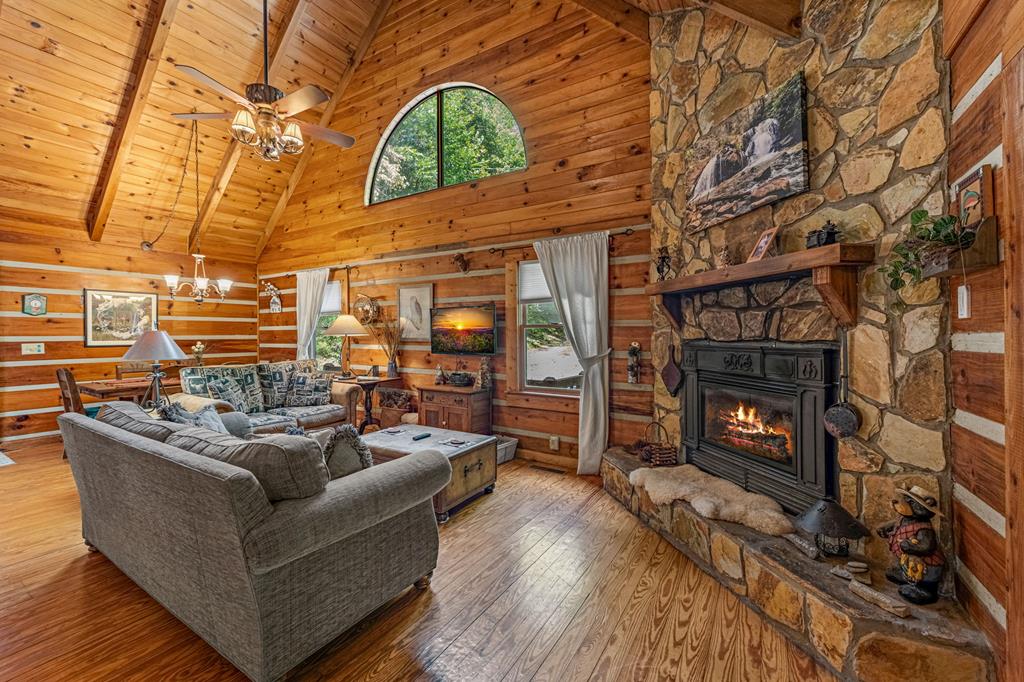 419055 Mineral Bluff Residential