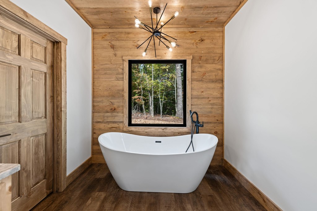 419069 Mineral Bluff Residential