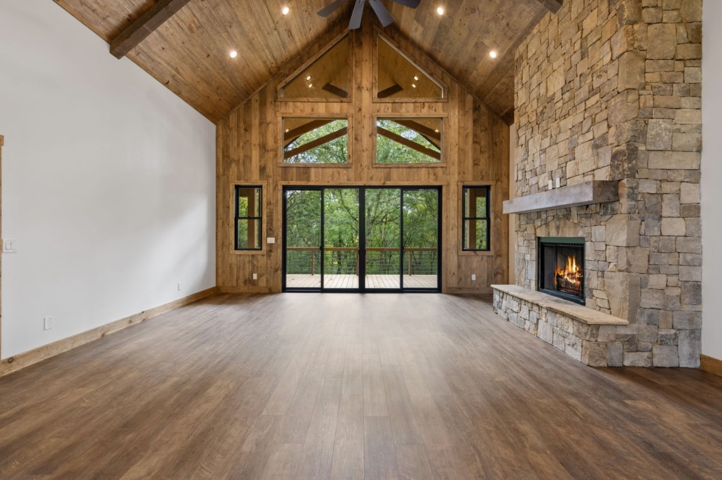 419069 Mineral Bluff Residential